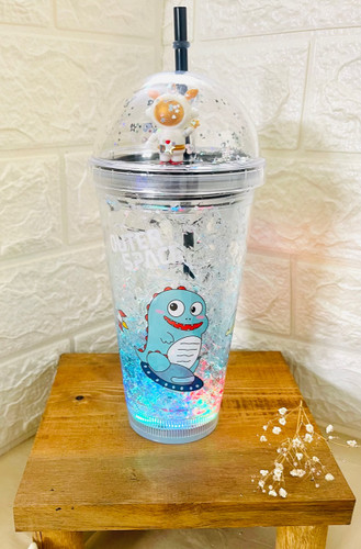 لیوان اسموتی طرح فضانورد2