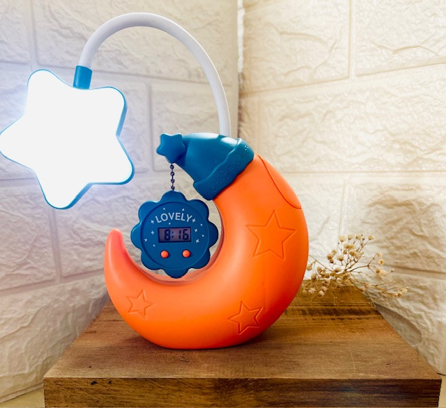 چراغ مطالعه ماه وستاره