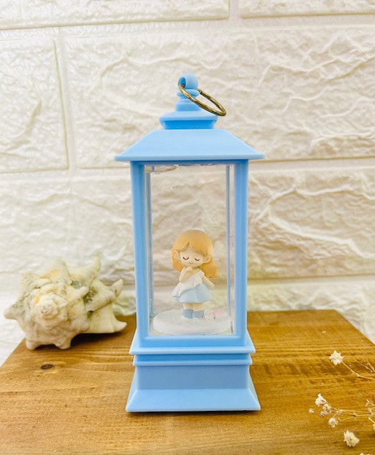 گوی فانوسی دختر