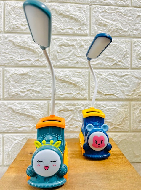 چراغ مطالعه قطار