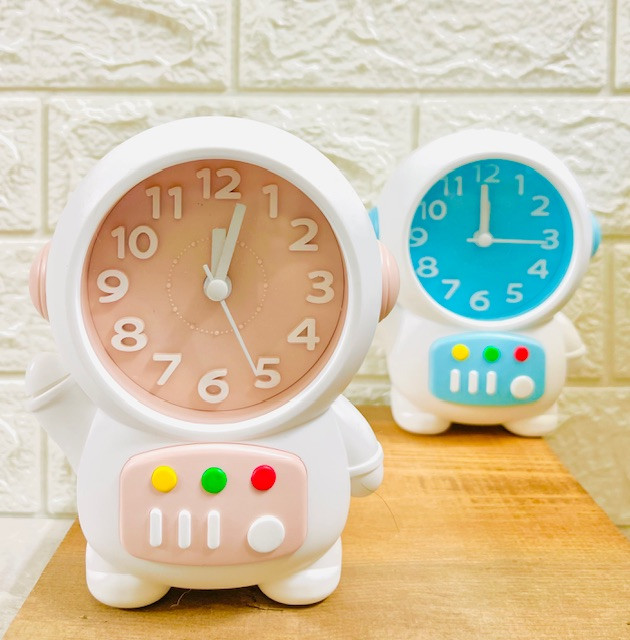 ساعت کودک طرح فضانورد