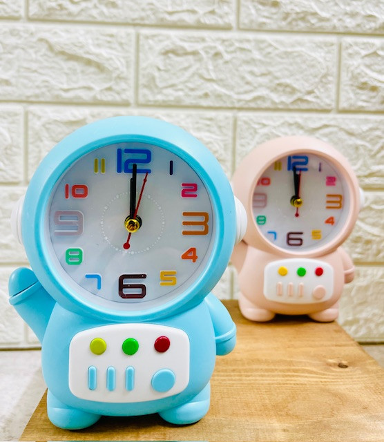 ساعت رومیزی فضانورد