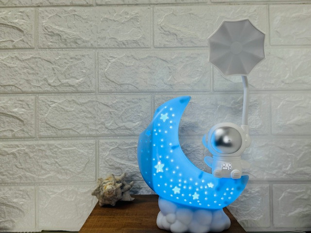 چراغ مطالعه فضانورد جدید