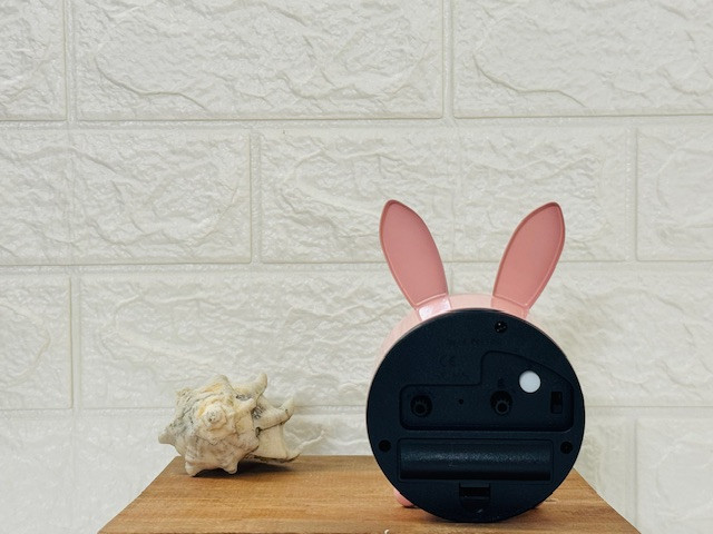 ساعت رومیزی فلزی