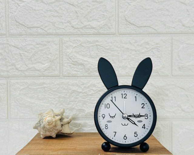 ساعت رومیزی خرگوشی