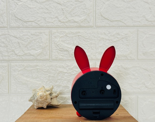 ساعت رومیزی فلزی خرگوشی