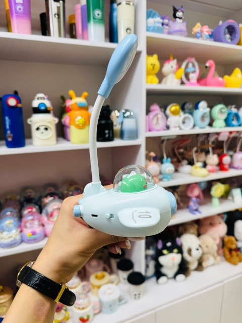 چراغ مطالعه و شب خواب فضاپیما