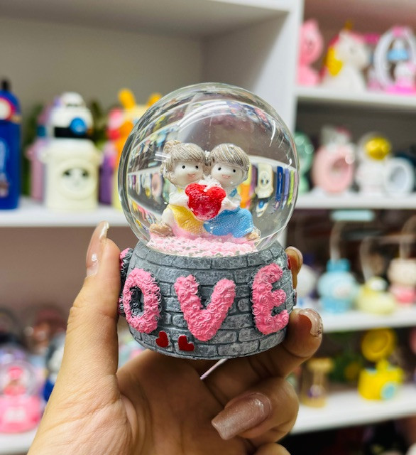 گوی برفی عاشقانه دخترووپسر کیوتی شاپ